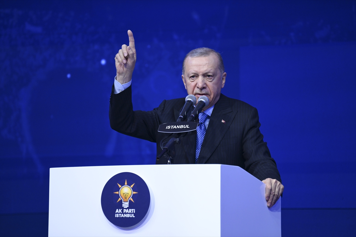 Cumhurbaşkanı Erdoğan: “Cumhur İttifakı ortağımız MHP Genel Başkanı Devlet Bahçeli'ye şahsım ve partim adına geçmiş olsun dileklerimi iletiyorum.”