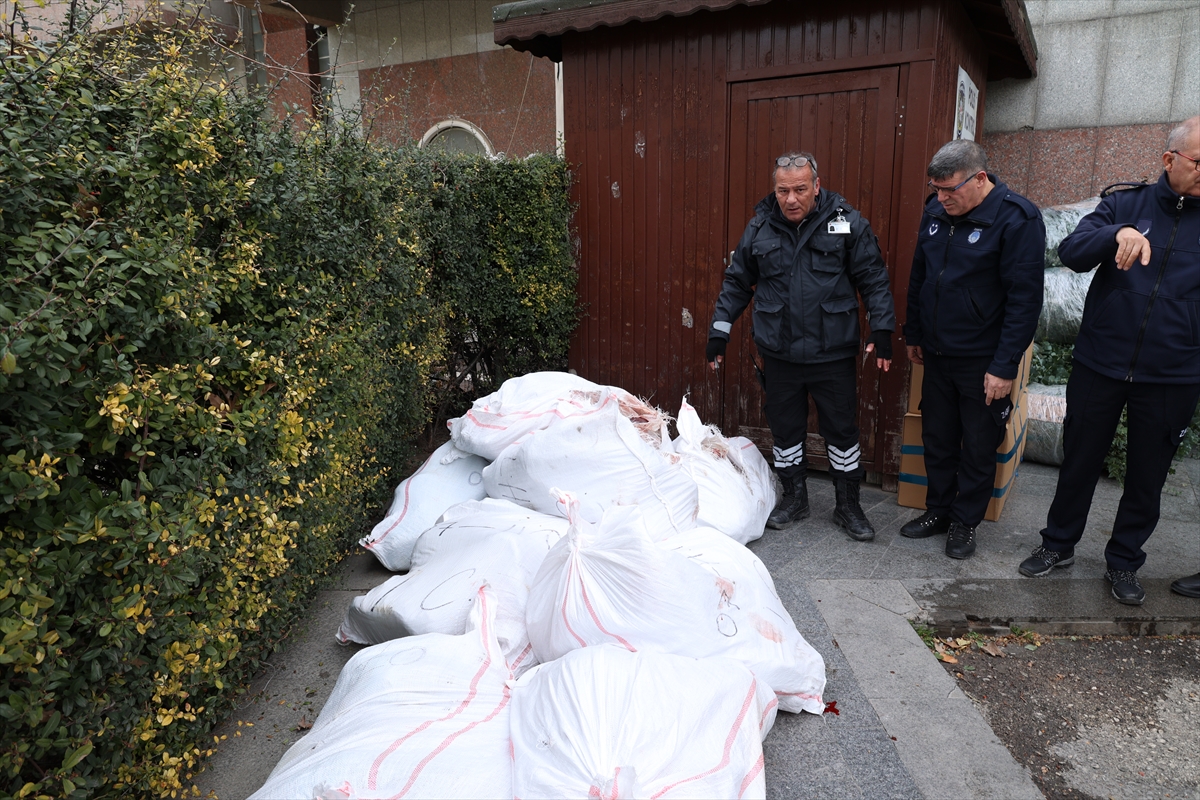 Antalya'da çuvallarda taşınan yaklaşık 1,5 ton büyükbaş hayvan karaciğerine el konuldu