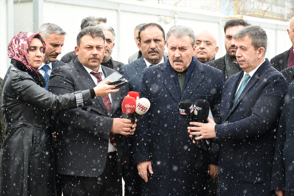 BBP Genel Başkanı Destici, depremlerin büyük yıkıma neden olduğu Malatya'da konuştu: