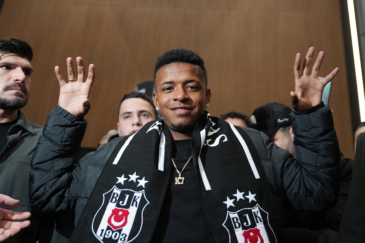 Beşiktaş'ın yeni transferi Arroyo, İstanbul'a geldi