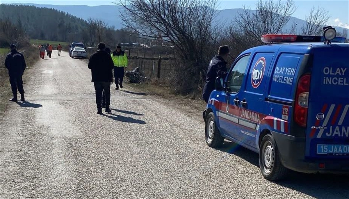 Burdur'da traktörden düşen kişiyi motosiklet kazasında öldü gibi göstermekle suçlanan zanlı tutuklandı