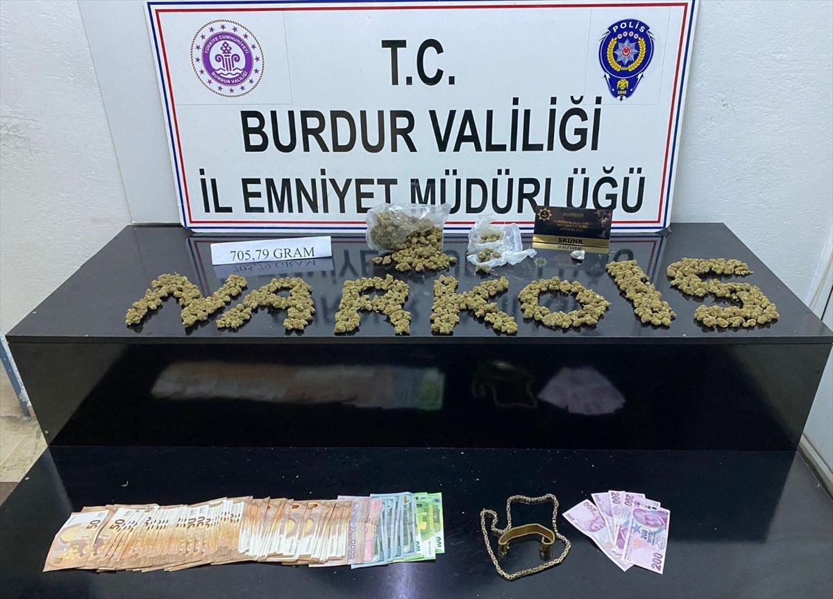 Burdur'da uyuşturucu operasyonunda yakalanan zanlı tutuklandı