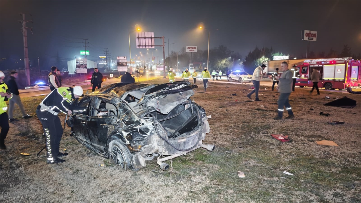 Bursa'daki trafik kazasında 2 kişi yaralandı