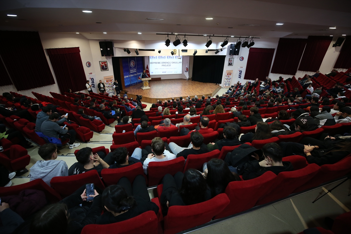 “Çanakkale'nin Deprem Tehlikesi ve Depreme Dirençli Okullar Çalıştayı” yapıldı