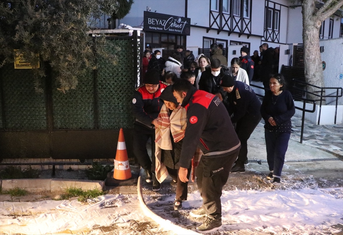 Denizli'de özel engelli bakım merkezinde çıkan yangında 1 kişi dumandan etkilendi