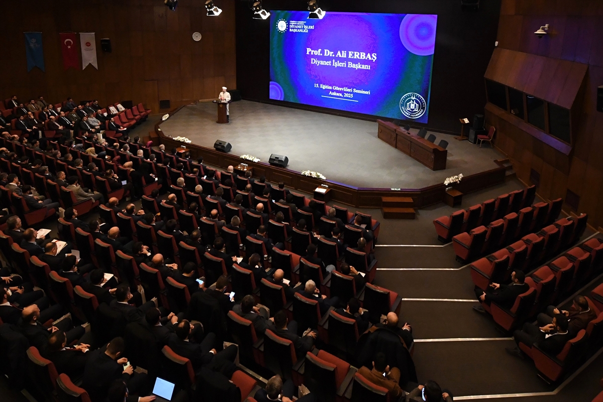 Diyanet İşleri Başkanı Erbaş, 15. Eğitim Görevlileri Semineri'ne katıldı: