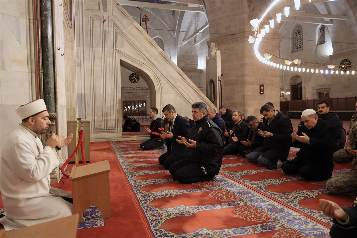 Edirne'de 6 Şubat depremlerinde hayatını kaybedenler için mevlit okutuldu