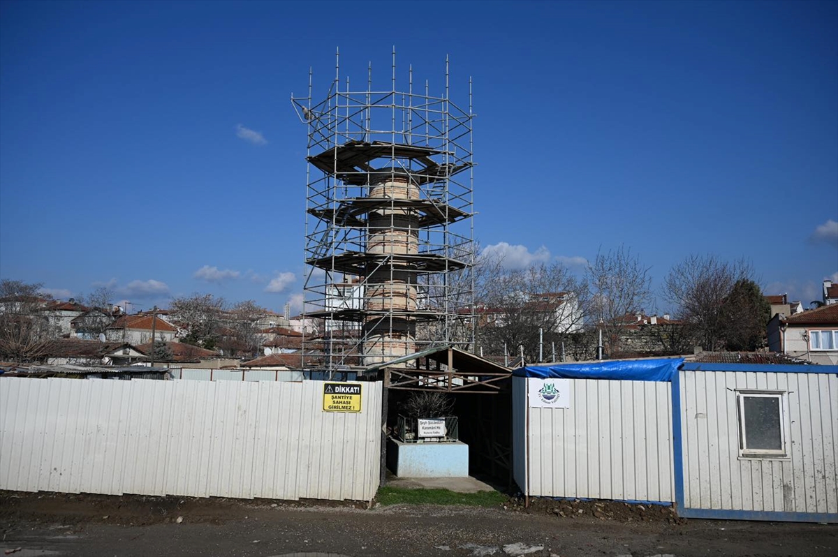 Edirne'de bugüne sadece minaresinin yarısı ulaşan tarihi camide restorasyon sürüyor