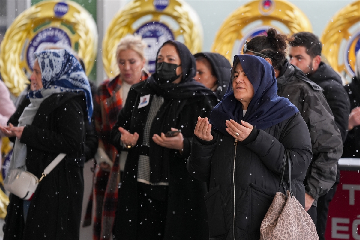 Gecekondu yangınında hayatını kaybeden Güleryüz son yolculuğuna uğurlandı