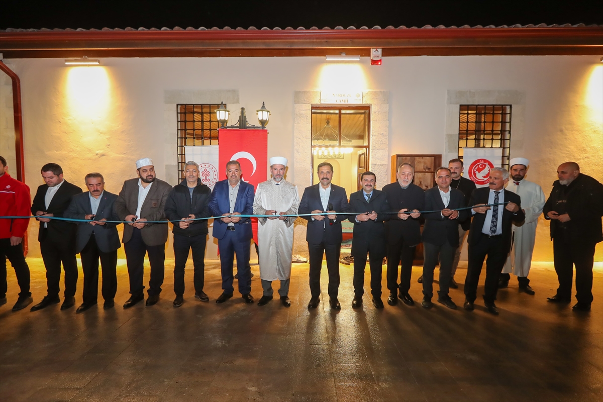 Hatay'da deprem sonrası restorasyonu tamamlanan cami ibadete açıldı