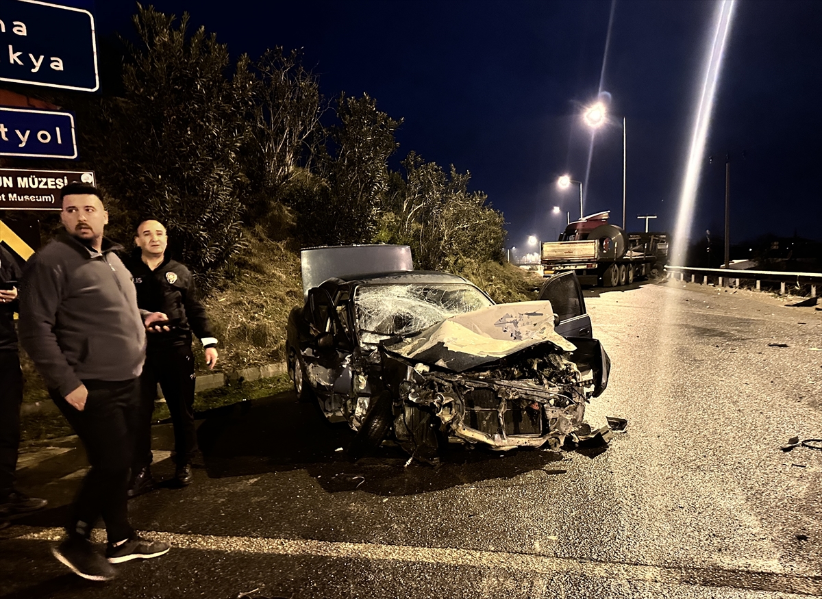 Hatay'da tır ile otomobilin çarpışması sonucu 1 kişi yaralandı