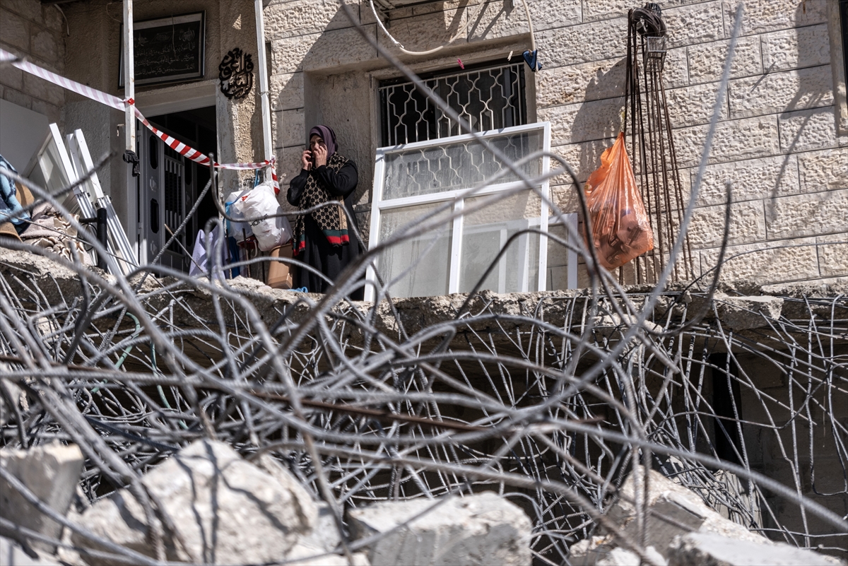 İsrail ordusu, Kudüs'te Filistinlilere ait 2 evi yıktı, 3 kişiyi gözaltına aldı