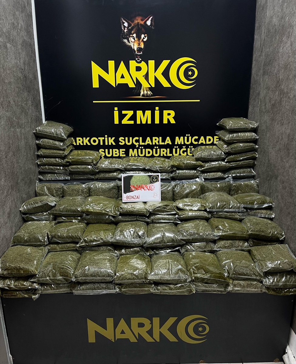 İzmir'de 102 kilo 50 gram sentetik uyuşturucu ele geçirildi