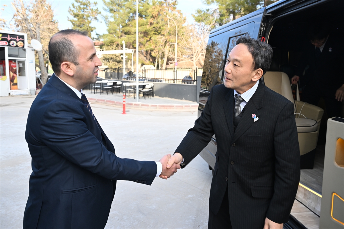 Japonya'nın Ankara Büyükelçisi Katsumata'dan, Gaziantep'te yardımda bulundukları hastaneye ziyaret