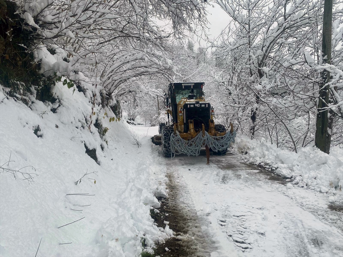 Karadeniz'de 1028 köyle ulaşım sağlanamıyor