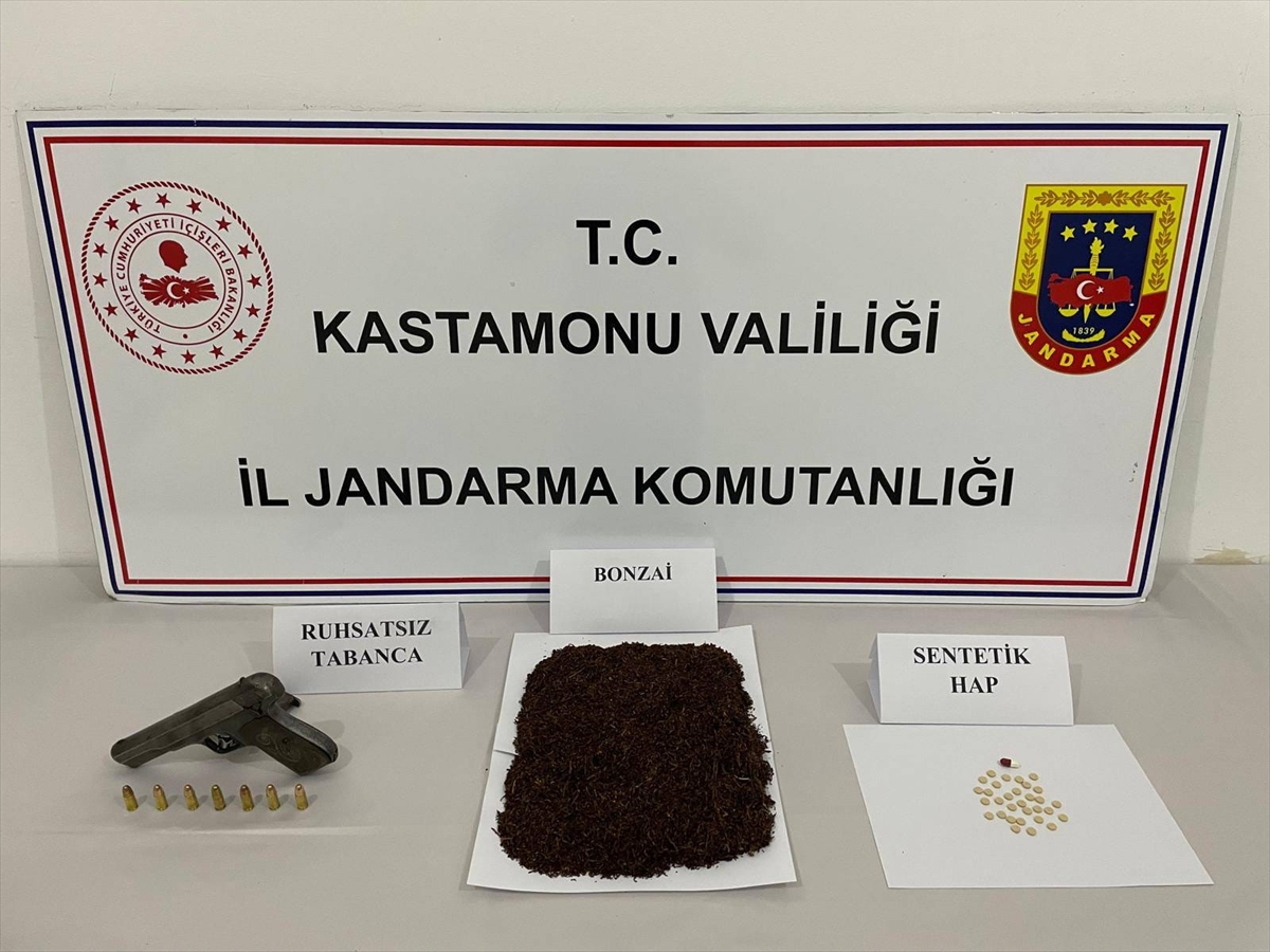 Kastamonu'da uyuşturucu operasyonunda 13 zanlı yakalandı