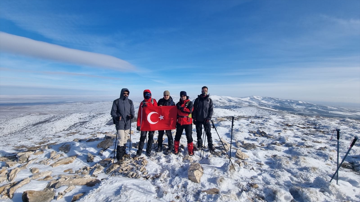 Kırşehirli dağcılar, Kındam Dağı'nın zirvesine tırmandı