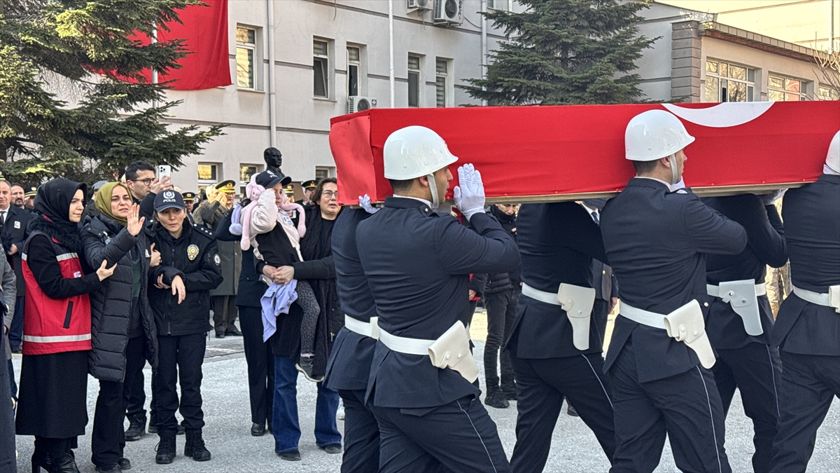 Konya'da trafik kazasında şehit olan polis memuru için tören düzenlendi