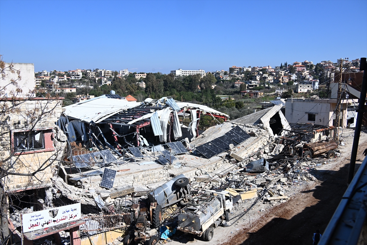 Lübnan ordusu, ülkenin güneyinde İsrail'in çekildiği Aytarun beldesinde konuşlandı