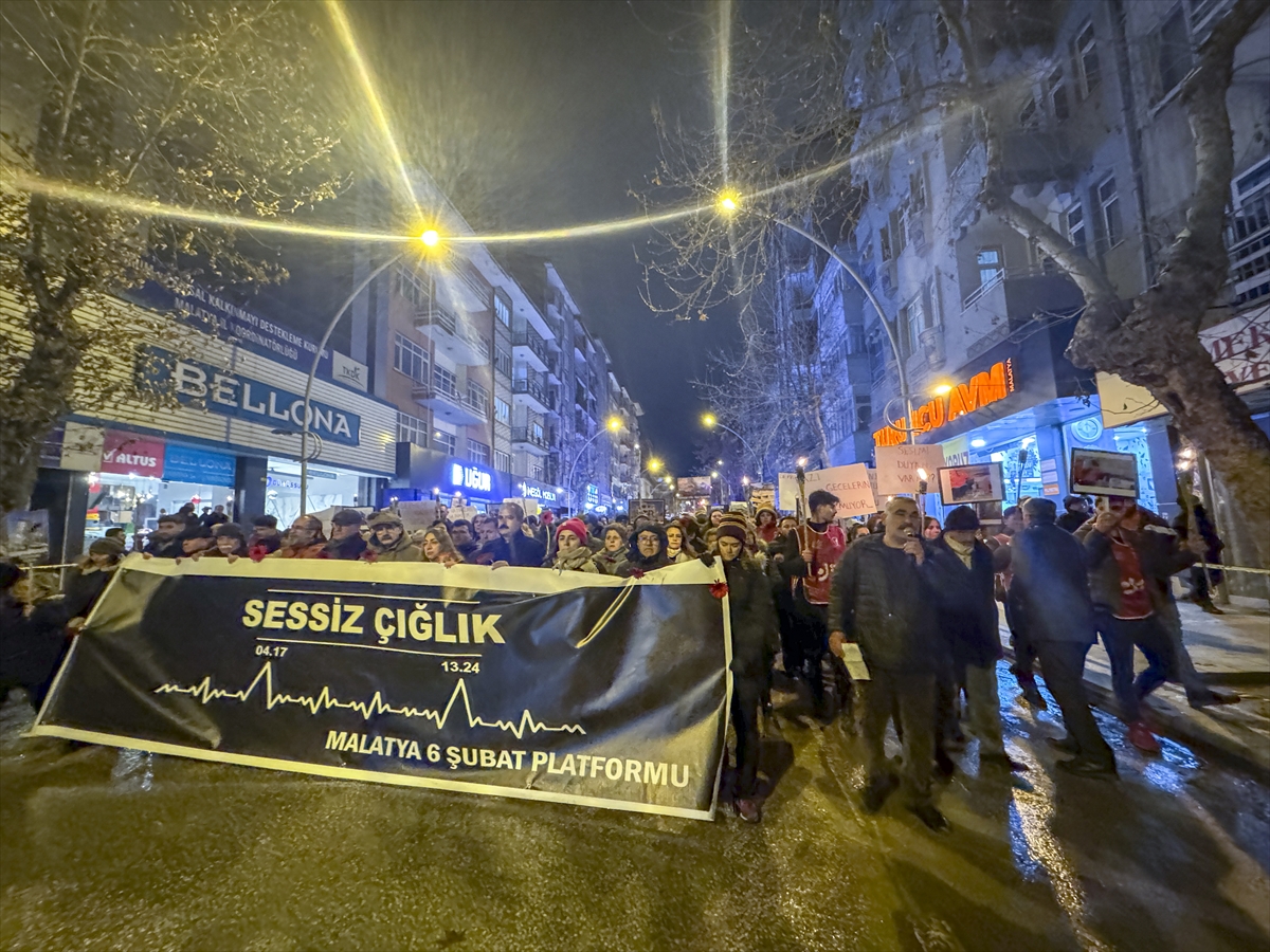 Malatya'da depremde hayatını kaybedenler anısına yürüyüş düzenlendi