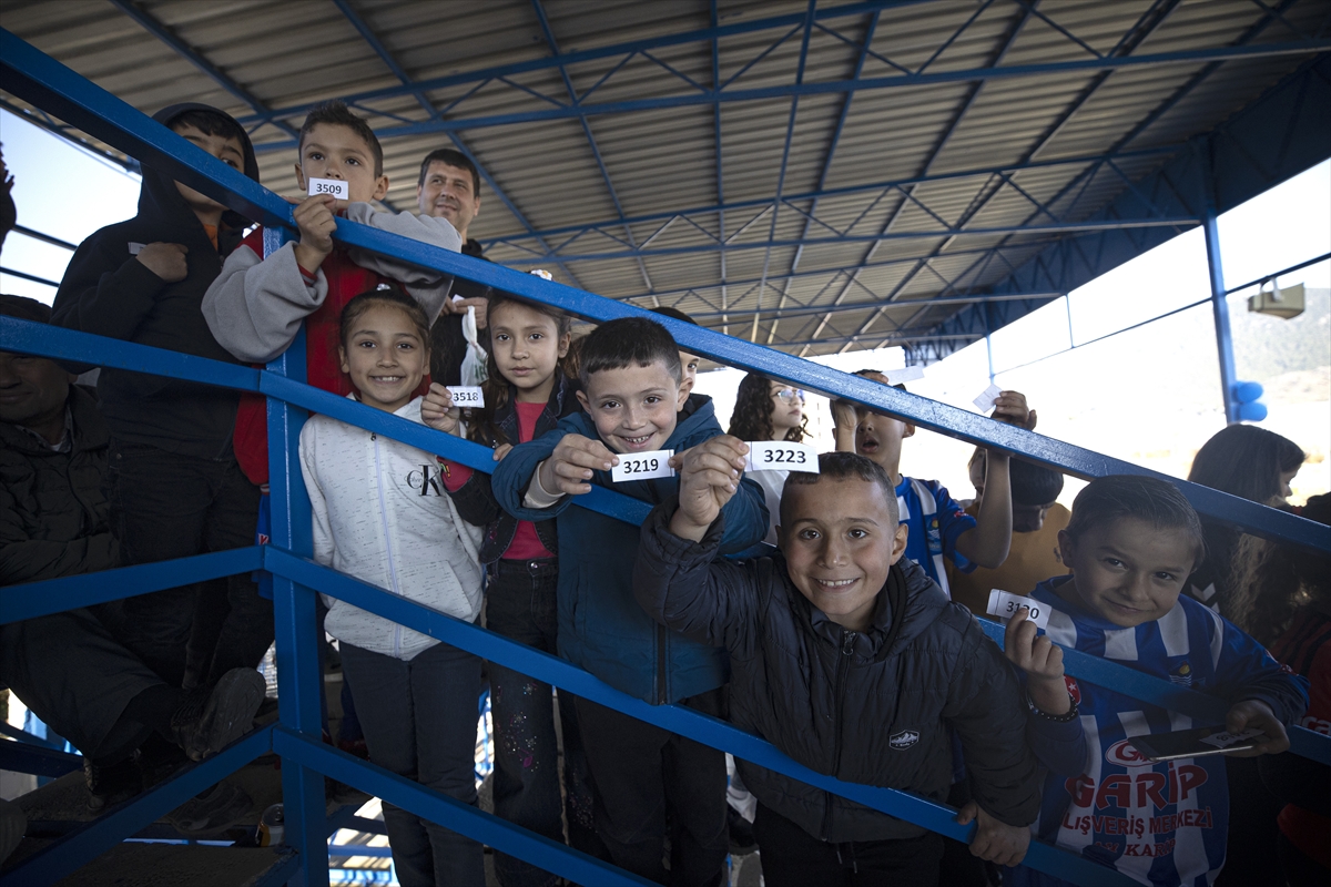 Mersin'in gol rekortmeni amatör futbol takımının maçları şenlik havasında geçiyor