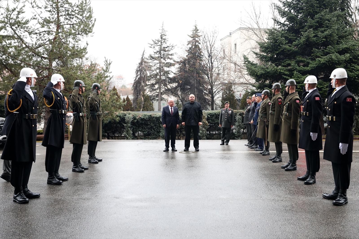 Milli Savunma Bakanı Güler, Ukrayna Savunma Bakanı Umerov ile görüştü