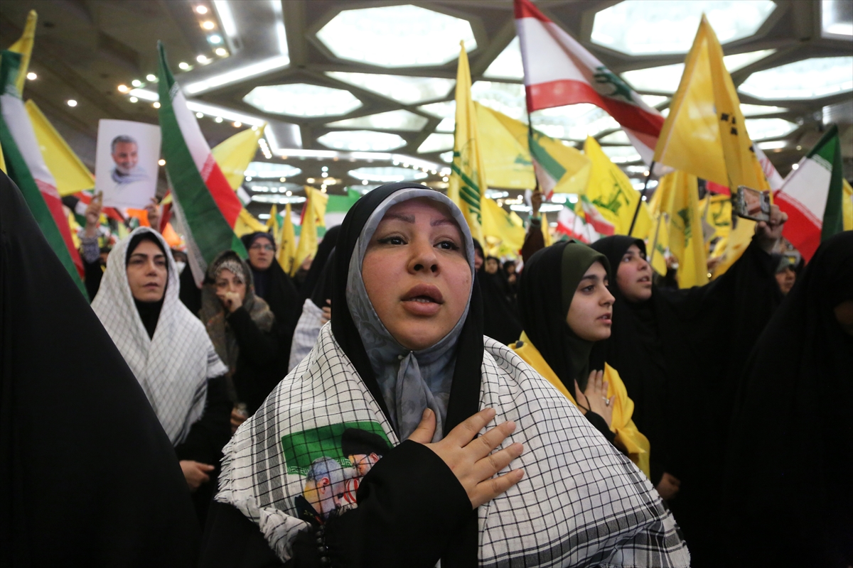 Tahran'da Hizbullah liderleri Nasrallah ve Safiyuddin için anma törenleri yapıldı