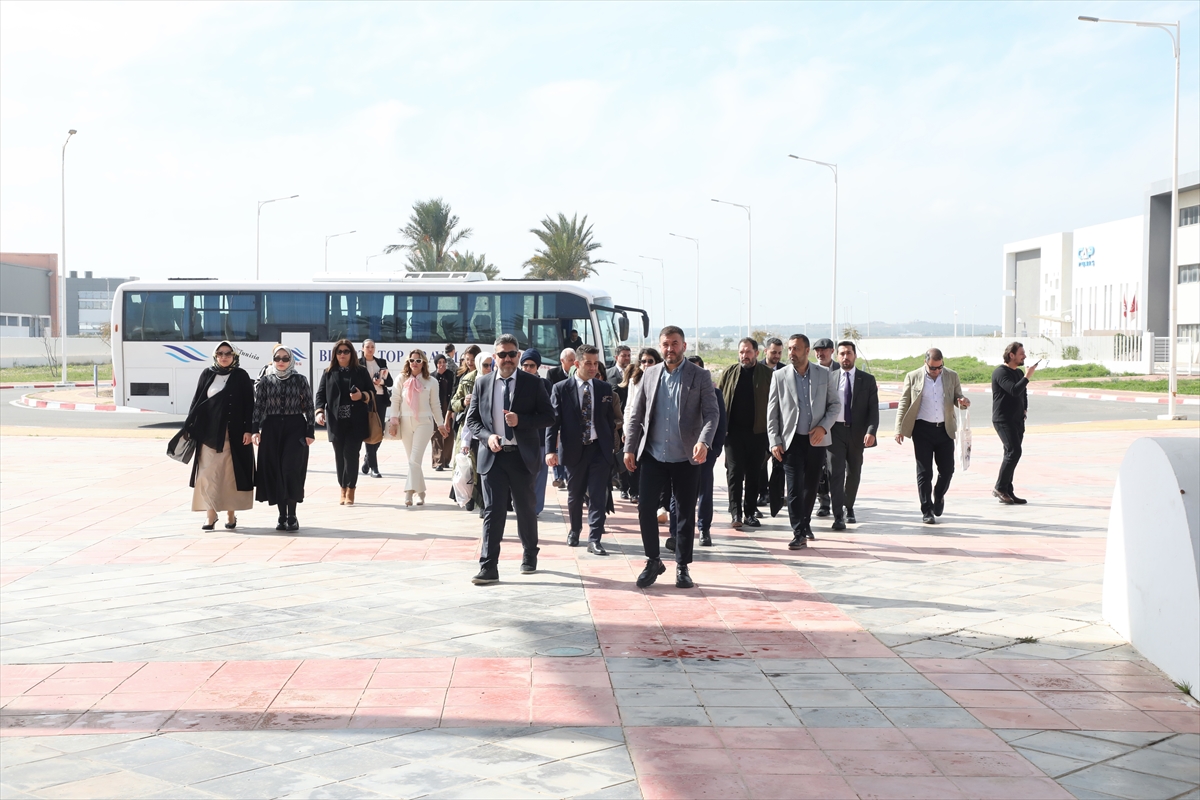 Türk ve Tunuslu işadamları, tekstil sektöründe iş birliğini güçlendirmek için bir araya geldi