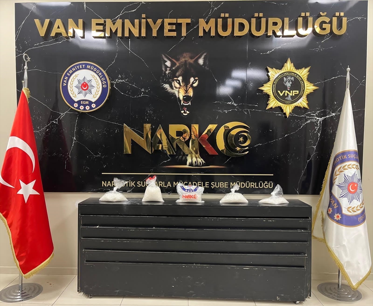 Van'da 7 kilo 415 gram sentetik uyuşturucu ele geçirildi