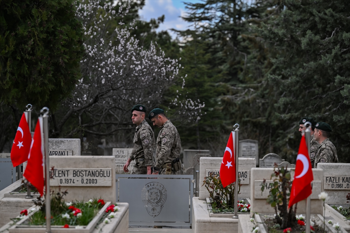 Çanakkale Deniz Zaferi'nin 110. yılı dolayısıyla Anıtkabir'de tören düzenlendi