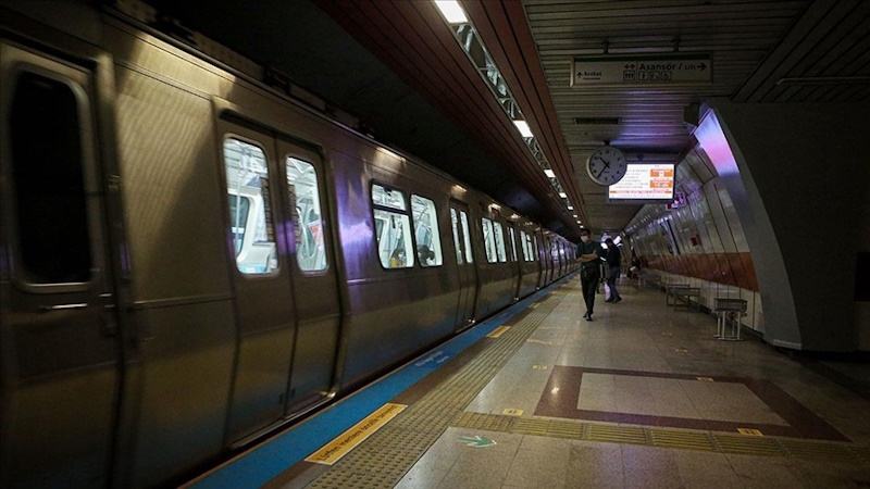 Bazı metro hatlarında seferler uzatıldı