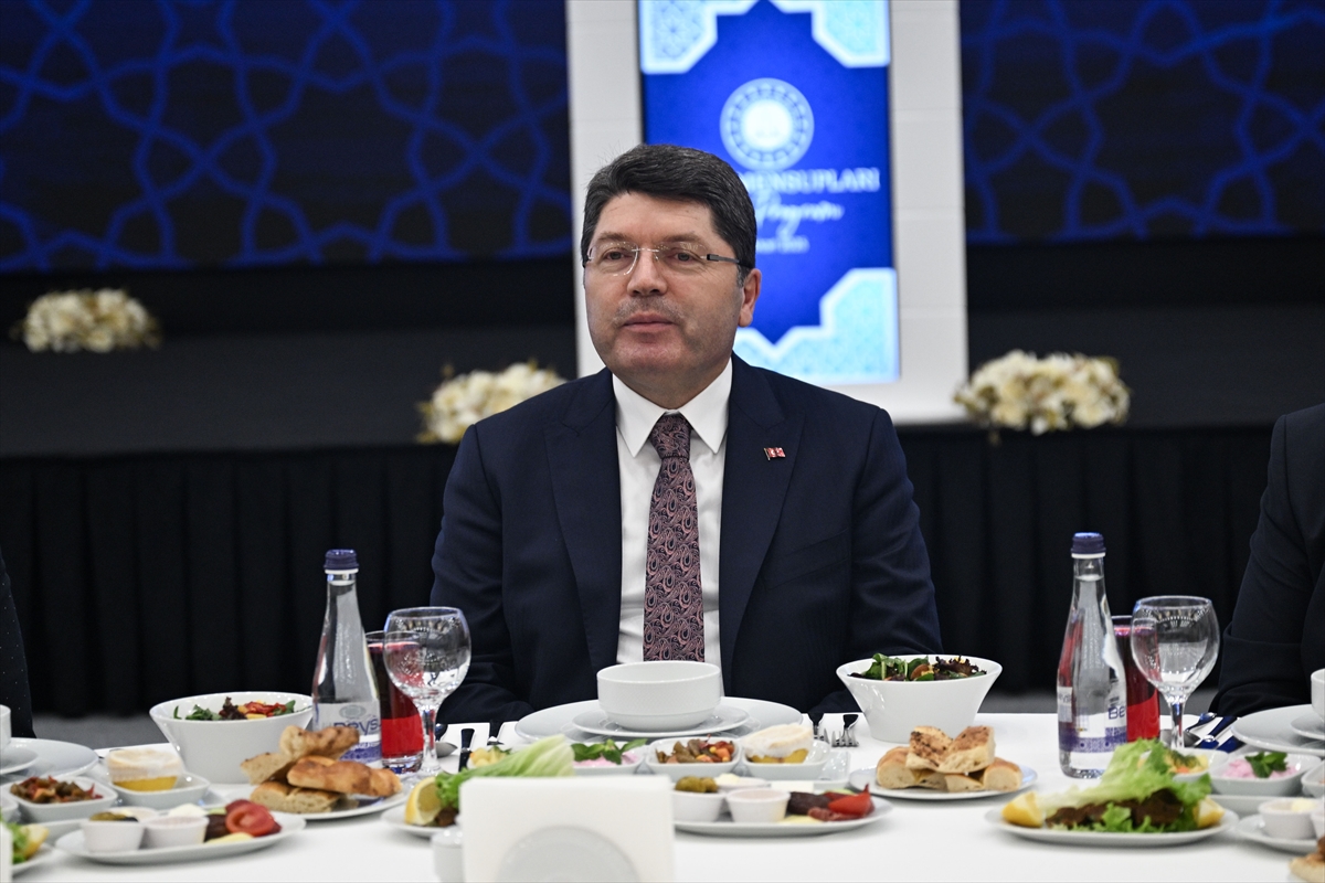 Adalet Bakanı Tunç, basın kuruluşlarının temsilcileriyle iftarda bir araya geldi: