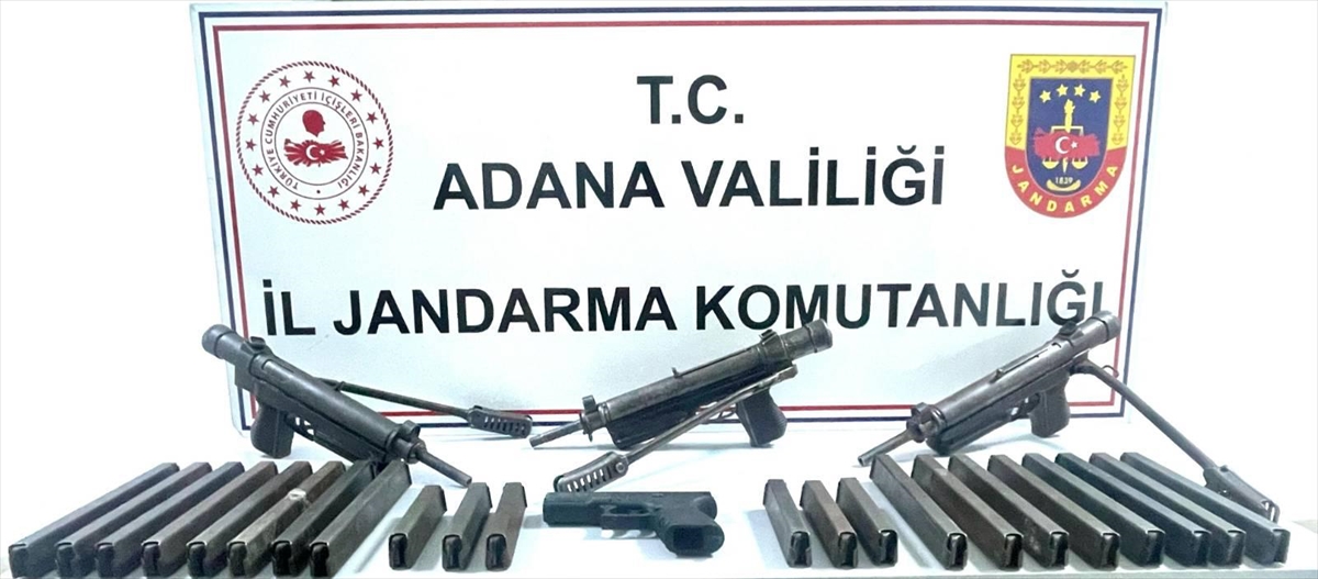 Adana'da iş yerlerinde silah ele geçirilen 2 şüpheli yakalandı