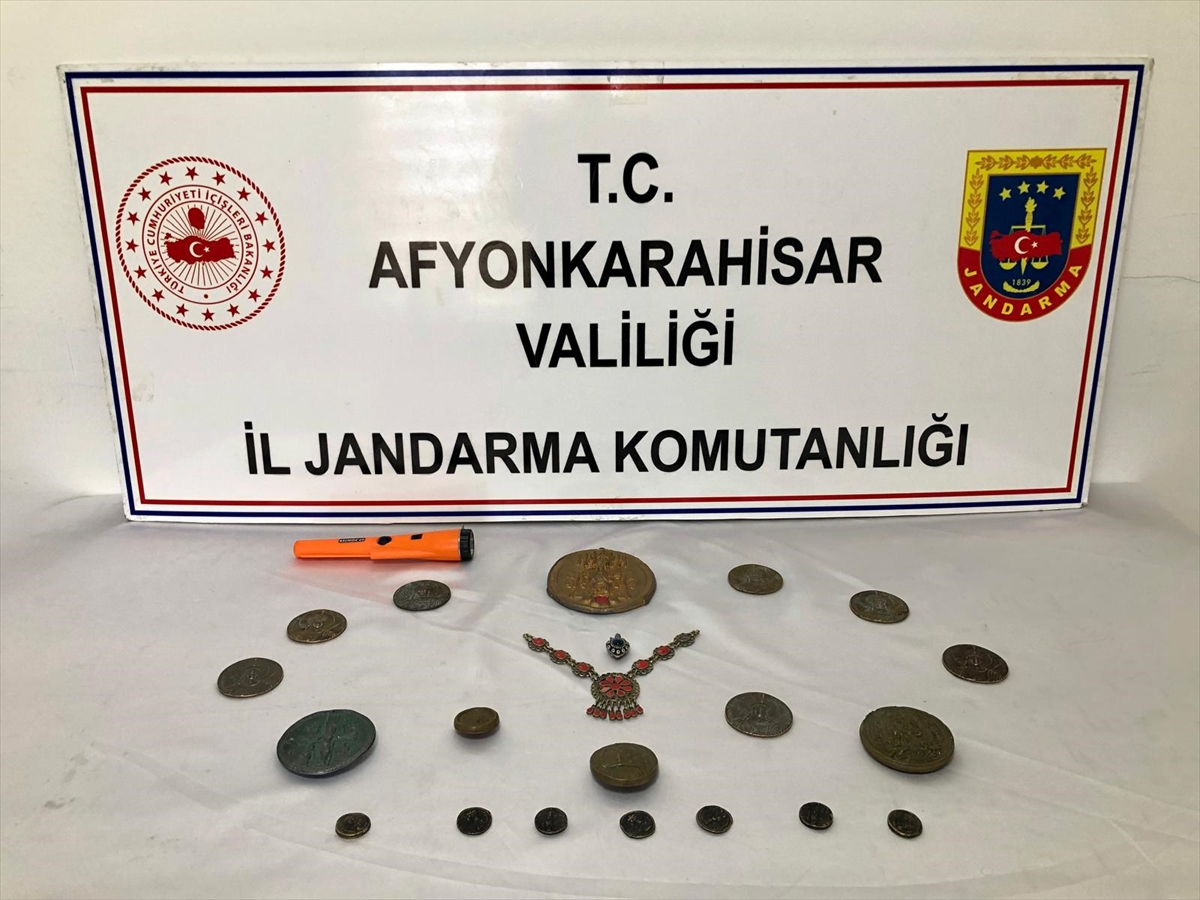 Afyonkarahisar'da tarihi eser kaçakçılığı operasyonunda 2 şüpheli yakalandı