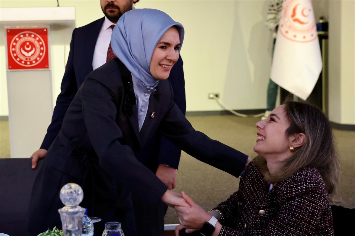 Aile ve Sosyal Hizmetler Bakanı Göktaş, merkez teşkilatı çalışanlarıyla iftar yaptı: