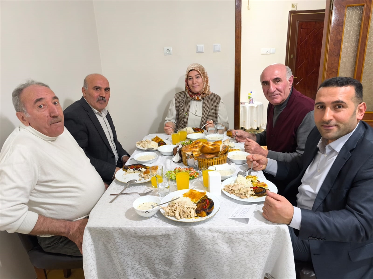 Aile ve Sosyal Hizmetler Bakanlığı, 4 kuşak bir arada yaşayan ailelerle iftar yaptı