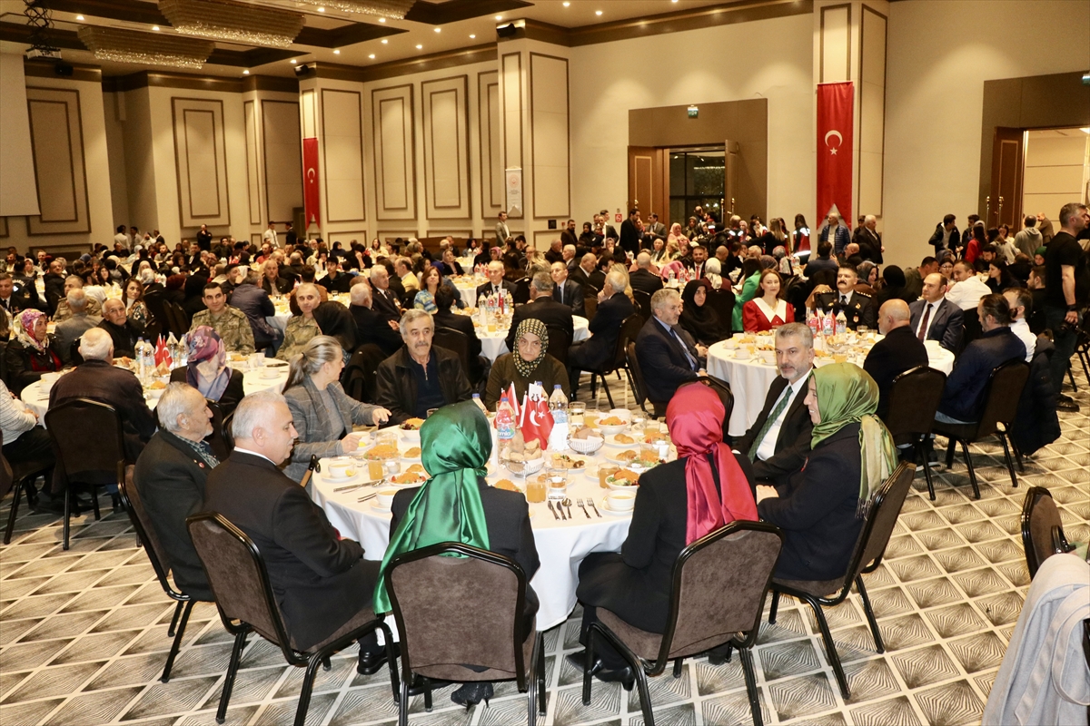 AK Parti Genel Başkan Yardımcısı Kaya, Trabzon'da iftar programında konuştu: