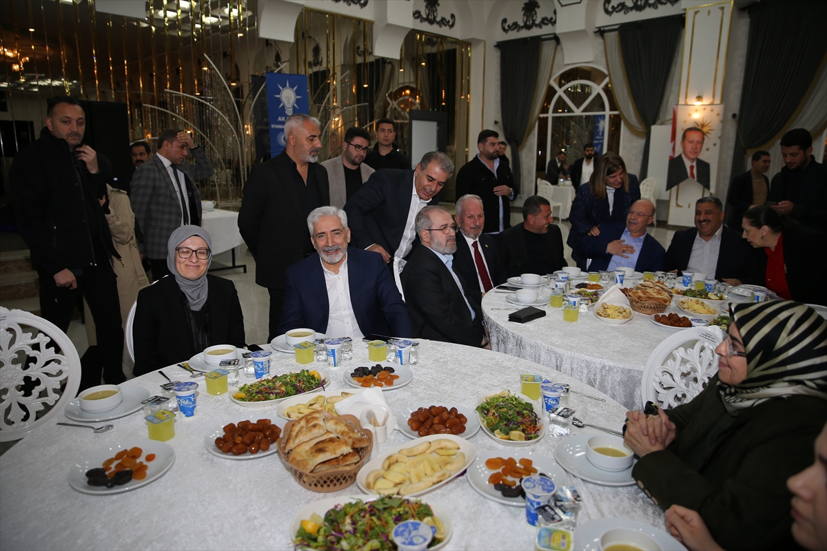 AK Parti Genel Başkan Yardımcısı Uygur, Diyarbakır'da iftar programına katıldı: