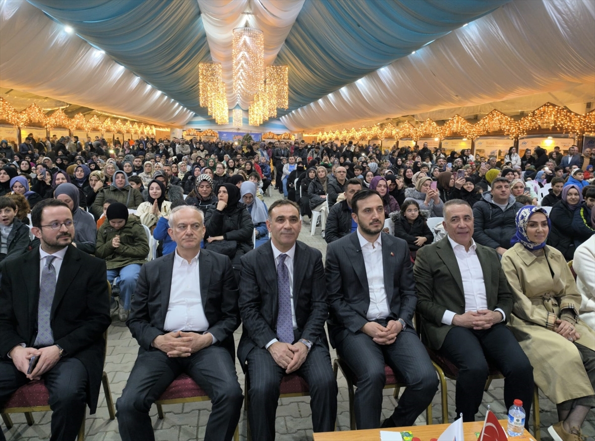 AK Parti İstanbul İl Başkanı Özdemir Sultangazi'de ramazan etkinliklerine katıldı