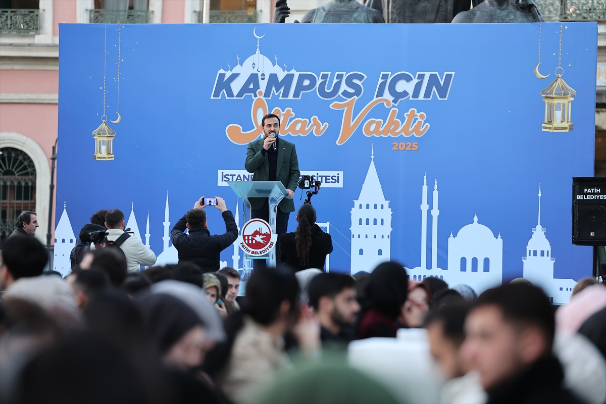 AK Parti İstanbul İl Gençlik Kolları, İstanbul Üniversitesi'nde iftar düzenledi