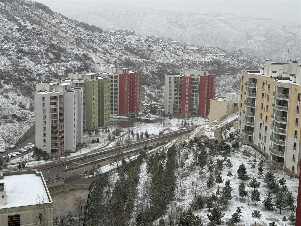 Başkentte kar yağışı kısa süreli etkili oldu