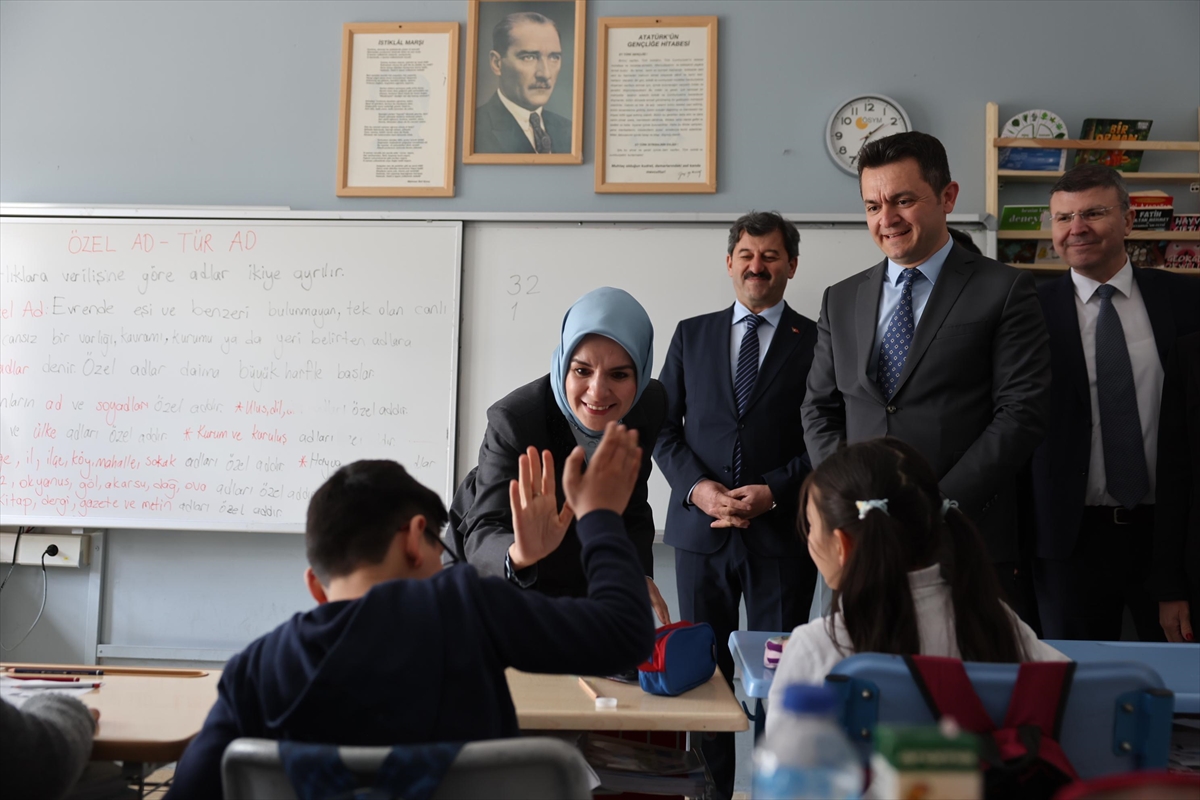 Bakan Göktaş, özel eğitim gören çocuklarla bir araya geldi: