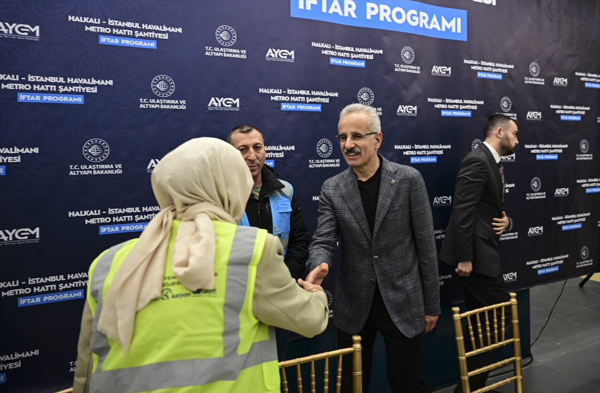 Bakan Uraloğlu, Halkalı-İstanbul Havalimanı Metro Hattı Şantiyesi'nde konuştu: