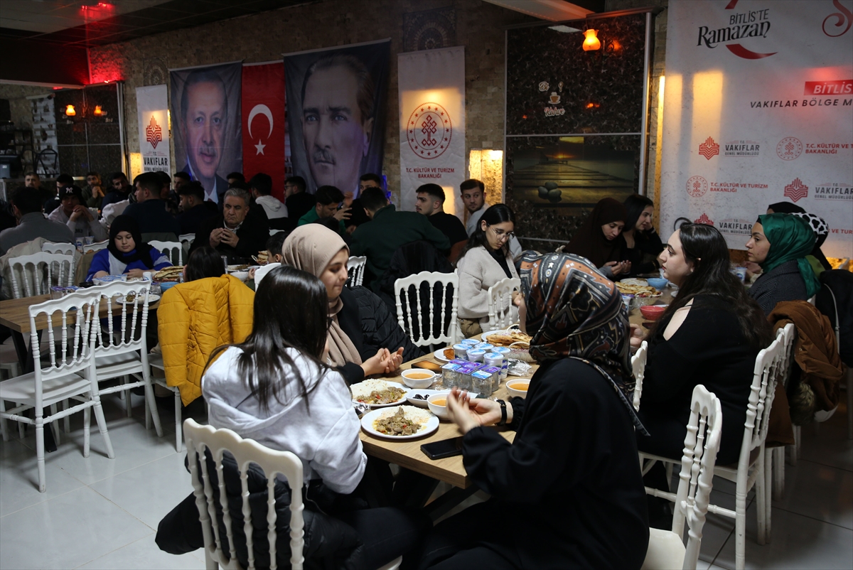 Bitlisliler Vakıflar Bölge Müdürlüğünün iftar programında buluştu