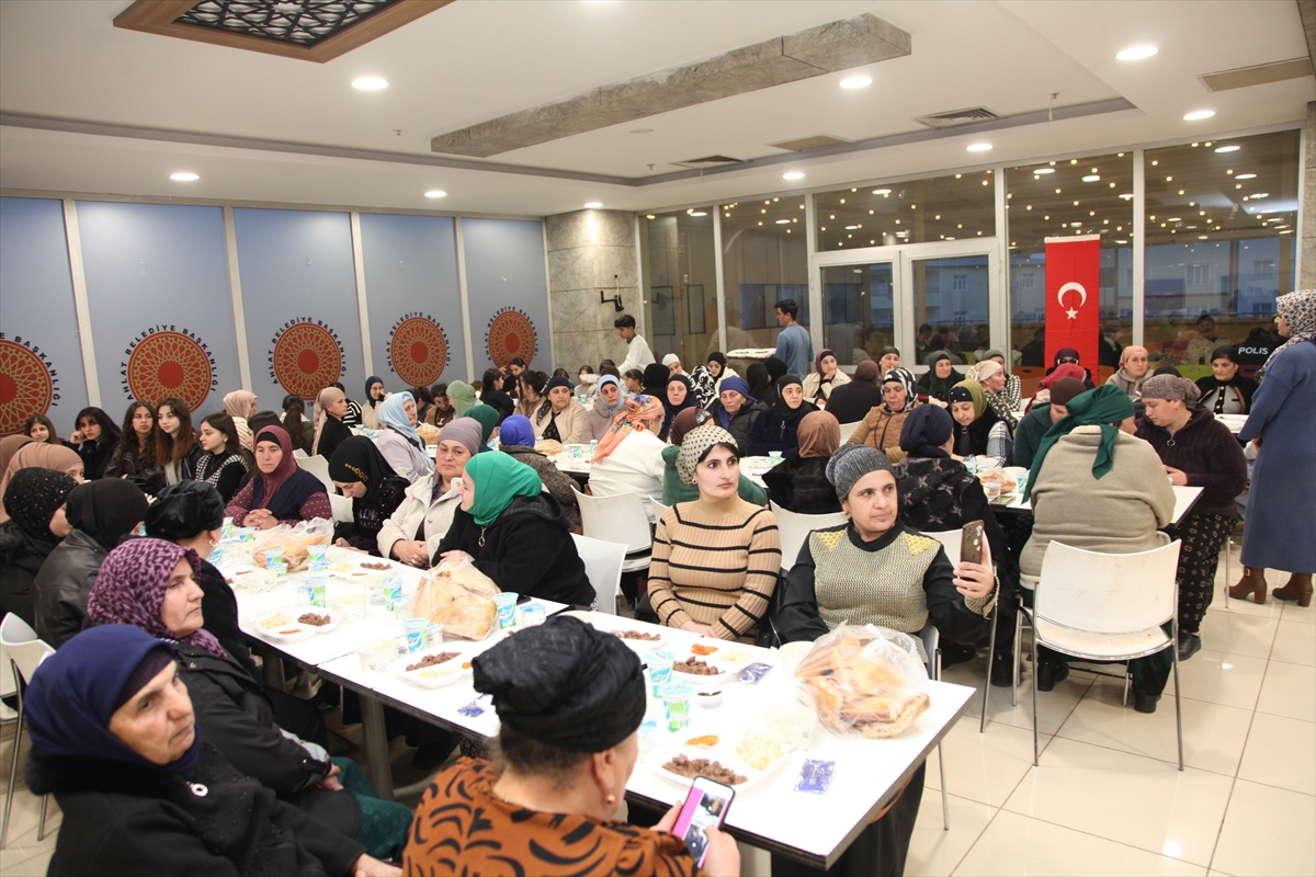 Bitlis'teki Ahıska Türkleri iftarda bir araya geldi