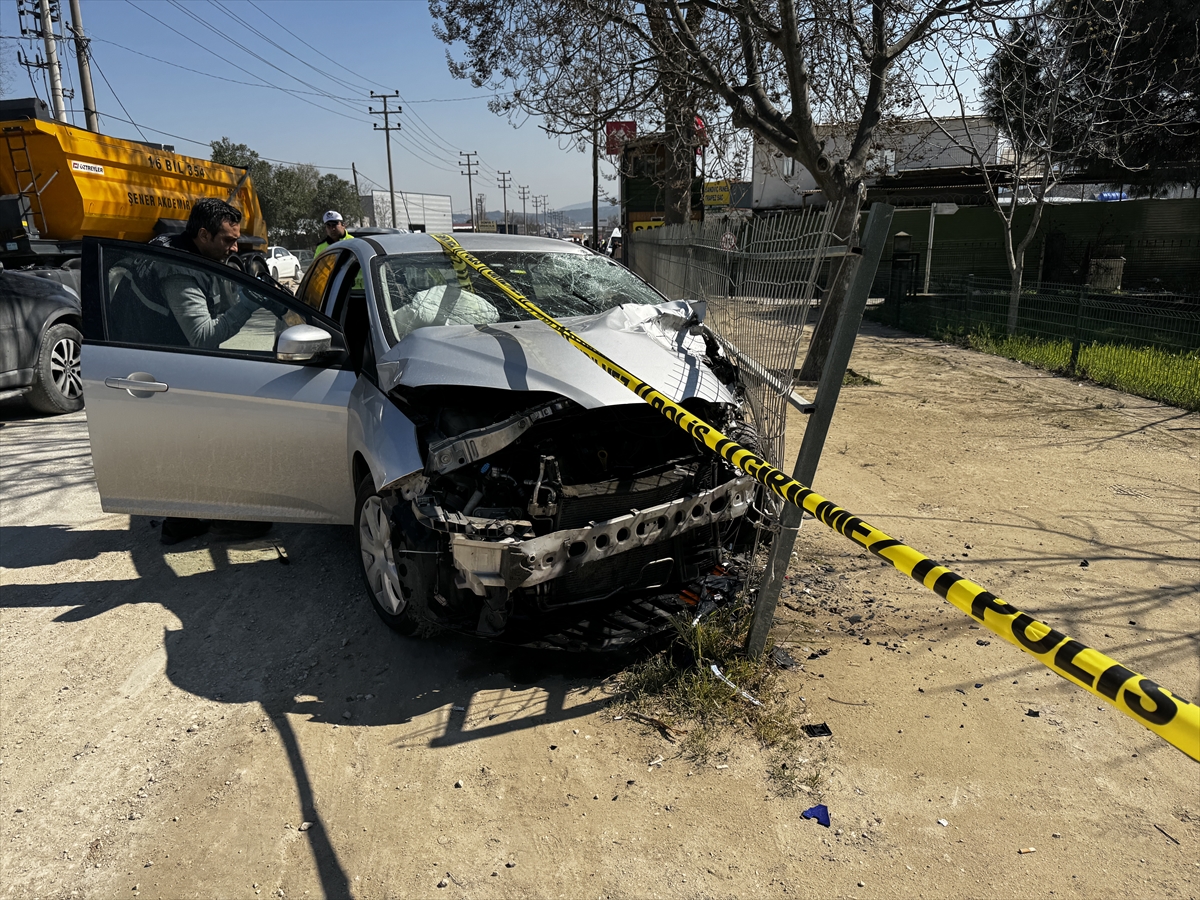 Bursa'da otomobille çarpışan motosiklet sürücüsü öldü