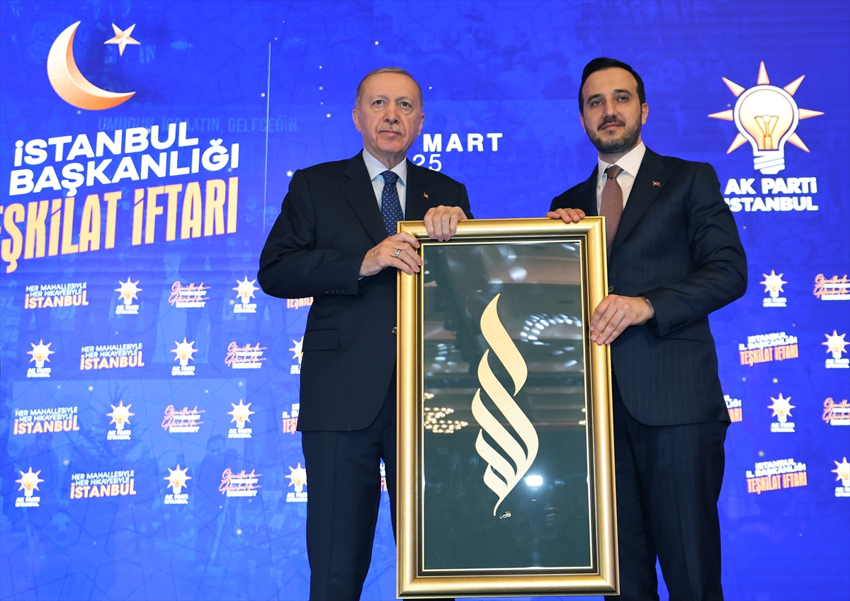 Cumhurbaşkanı Erdoğan: “Yüzlerce milyar liralık korkunç bir vurgundan bahsediliyor”