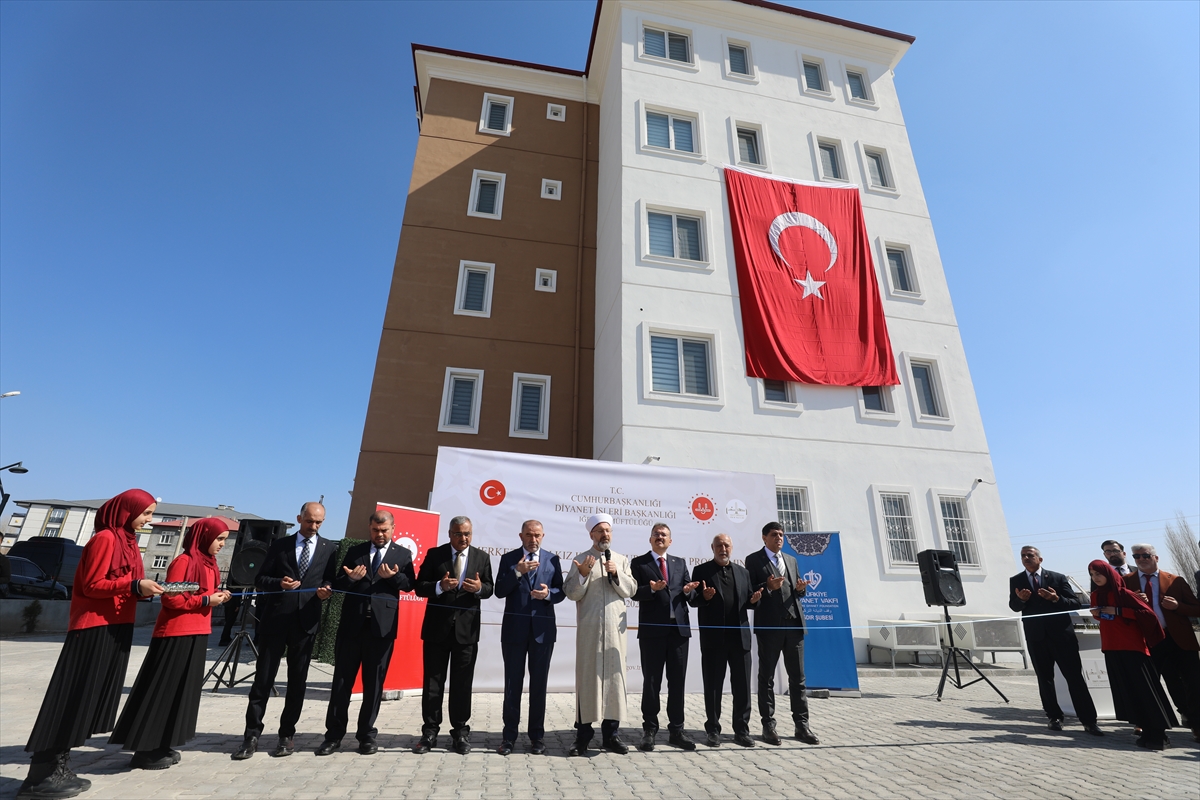 Diyanet İşleri Başkanı Erbaş, Iğdır'da Kur'an kursu açılışında konuştu: