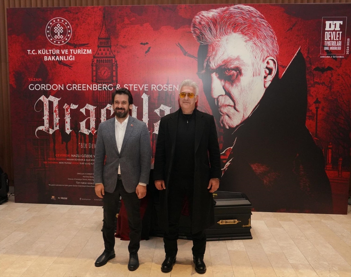 “Dracula: Bir Dehşet Komedisi” oyunu İstanbul'da sahnelendi