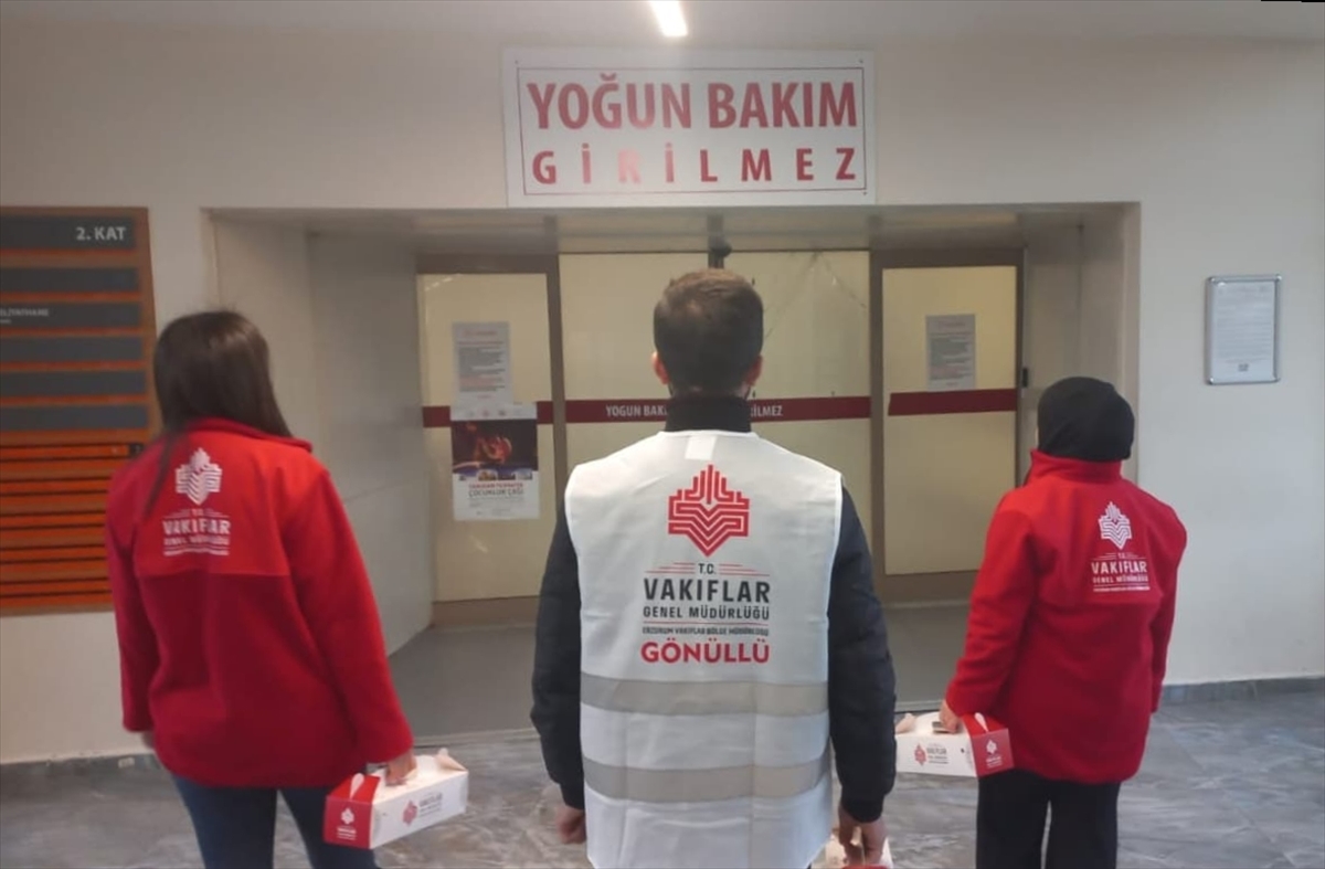 Erzurum ve Erzincan'daki hasta yakınlarının iftarlığı Vakıflar Bölge Müdürlüğünden